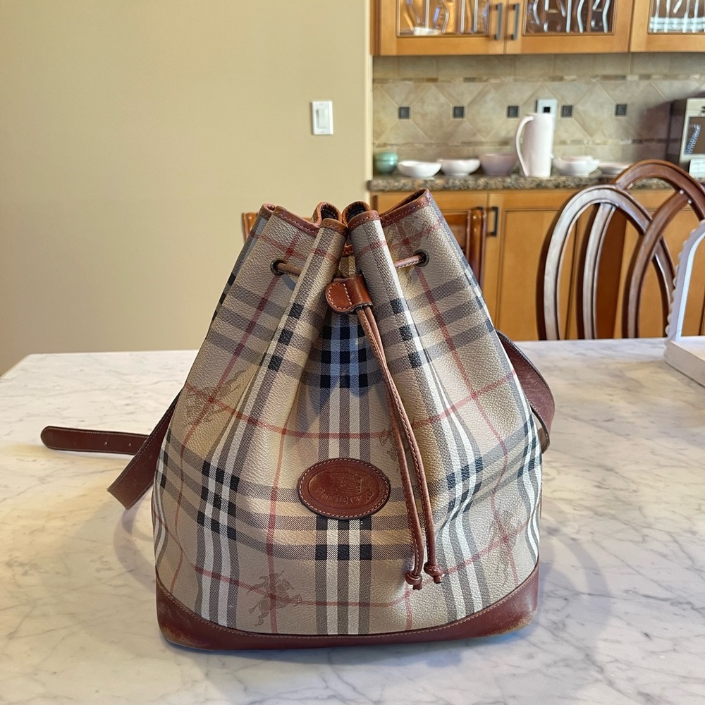 VINTAGE Burberry Drawstring Large Leather Tote